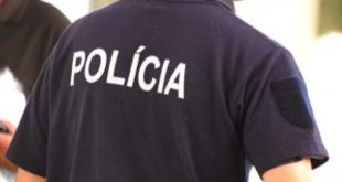 Cidadã detida por furto num hipermercado
